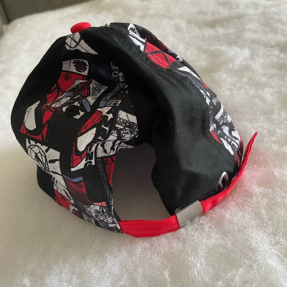 Spider-Man Red and Black men’s cap - Picture 2 of 6